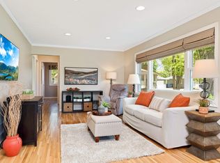 10226 Wentworth Cir, Bloomington, MN 55420