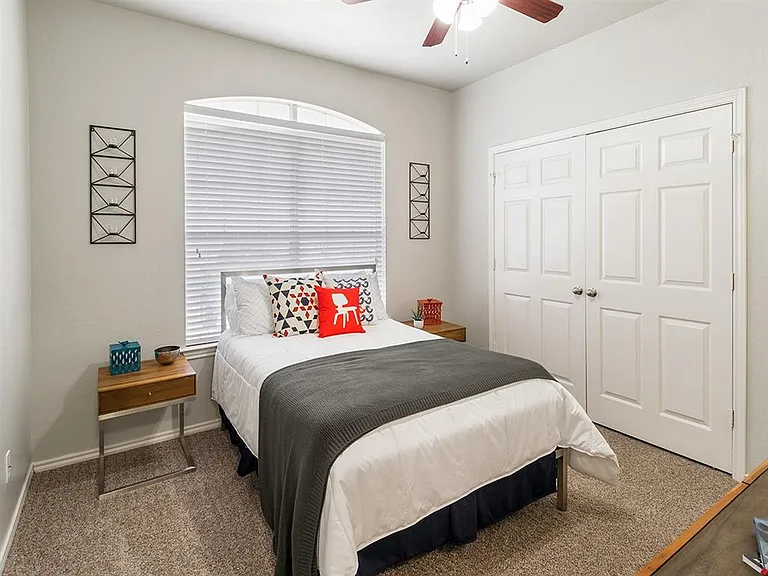 Residences at Holly Oaks — Photo 7