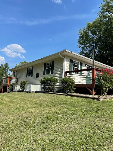 201 Carver St Photo 1