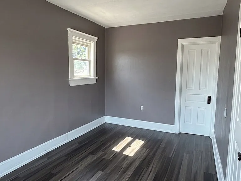 2055 Douglas Ave — Photo 10