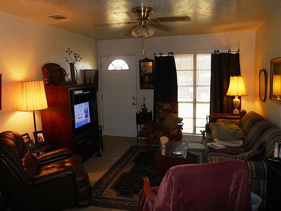 3rd image of 202 Snyders Trl