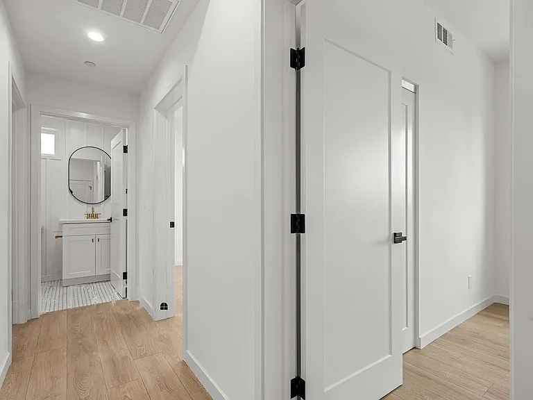 415 1/2 N La Fayette Park Pl — Photo 11