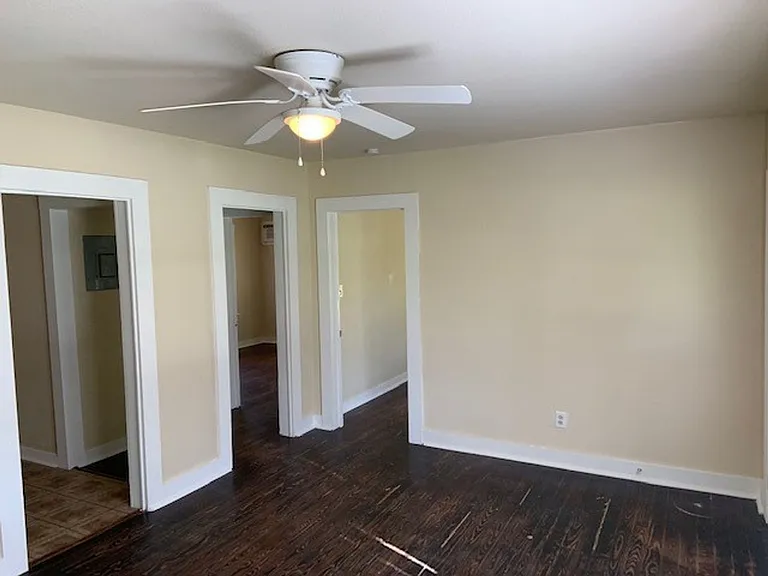 515 Lincolnshire Dr — Photo 5