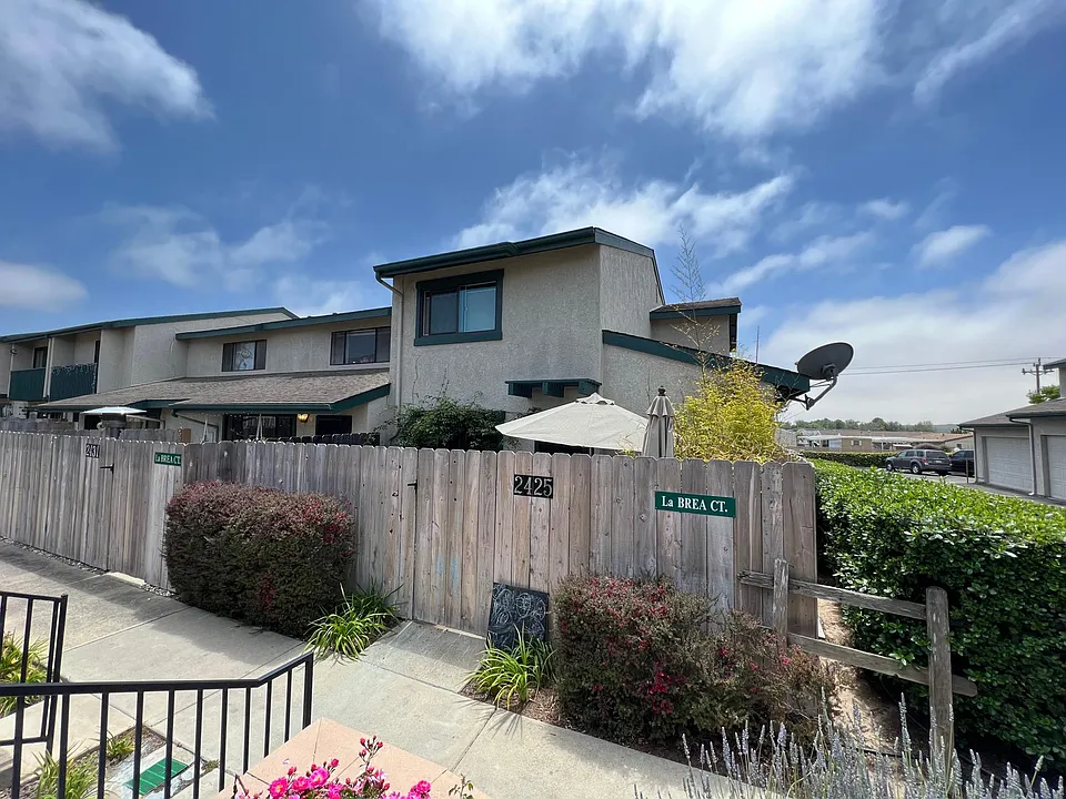 2425 La Brea Ct #2425