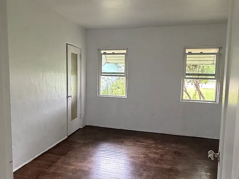 5556 El Monte Ave — Photo 10