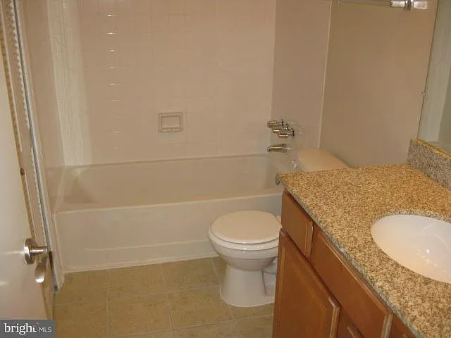 3175 Summit Square Dr #A7 — Photo 6