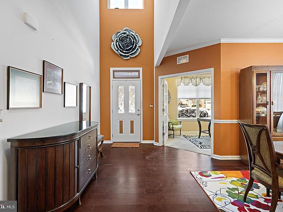 3rd image of 56 Hamble Rd