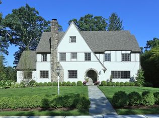 318 Heights Rd, Ridgewood, NJ 07450