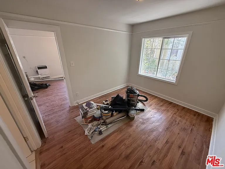324 Douglas St — Photo 6
