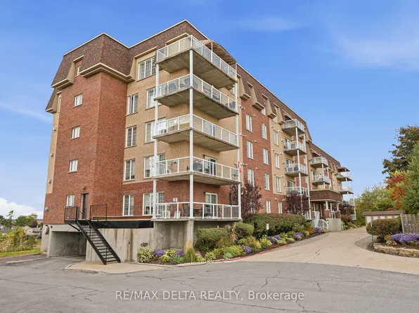 2360 Albert St #303, Clarence Rockland, ON K4K 0C4