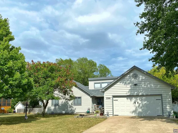 3308 SW Abbey Dr, Topeka, KS 66614