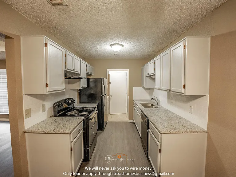 1811 San Rafael St — Photo 5