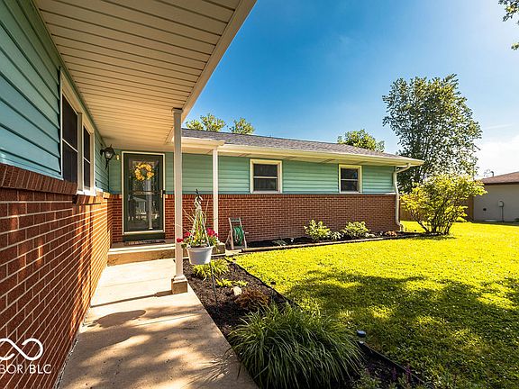 5th image of 909 White Dr