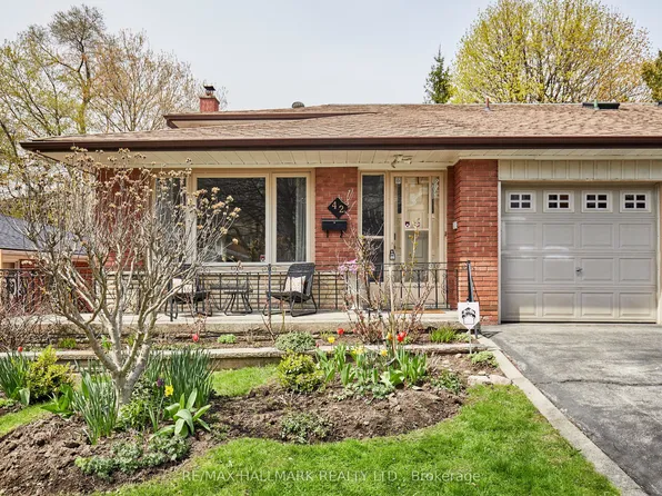 42 Halsey Ave, Toronto, ON M4B 1A5
