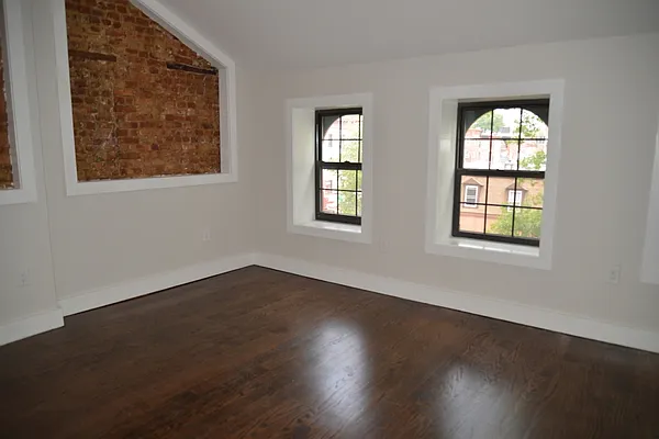 Rented by MNS | media 36