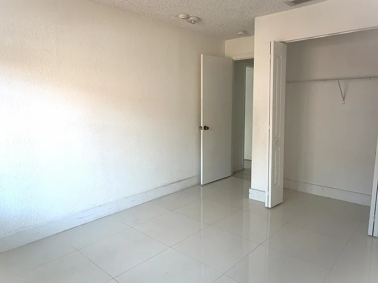 18011 SW 139th Ct — Photo 11