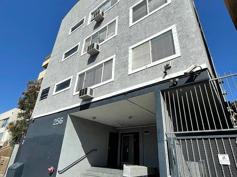 256 S Rampart Blvd — Photo 6