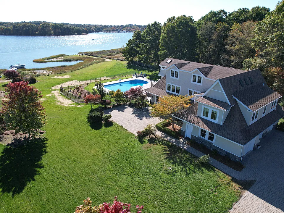 325 River Rd #1