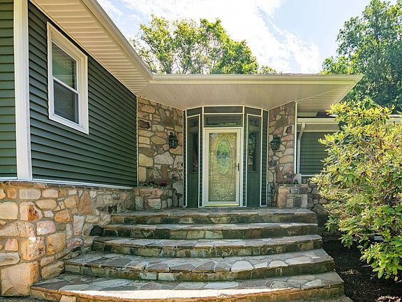 4th image of 3449 Wildwood Dr