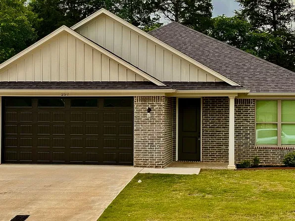 257 Oak Valley Dr, Gilmer, TX 75645