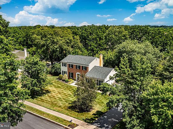 2nd image of 2035 Creek Way