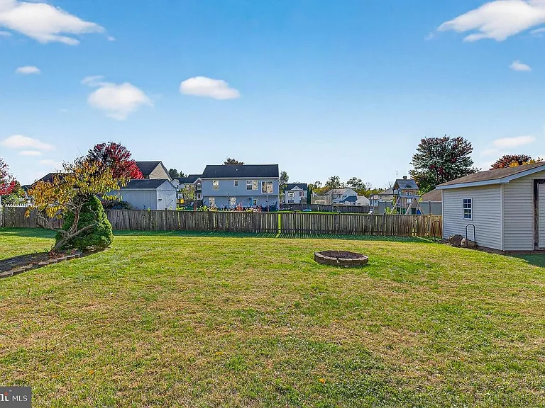 27 Planetree Dr #1 — Photo 35