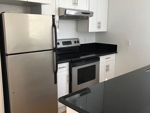 2nd image of 1137 11th St APT 204