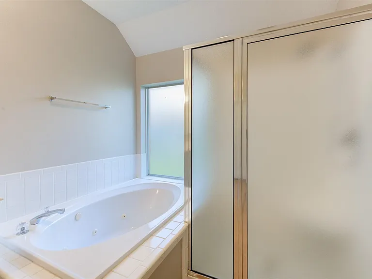 9026 Robinhoods Well Dr — Photo 29