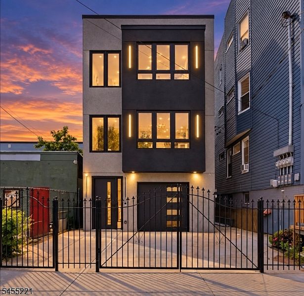 1st image of 161 21St St