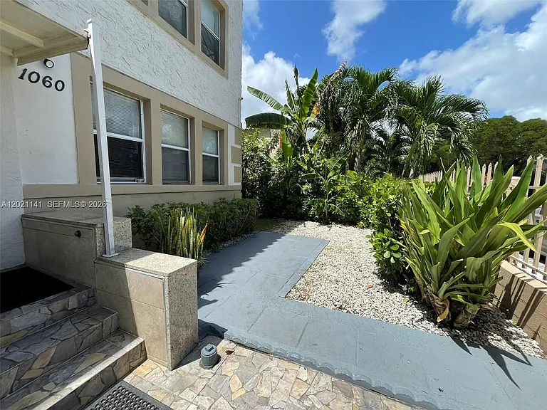 1060 NW 47th St #8 — Photo 1