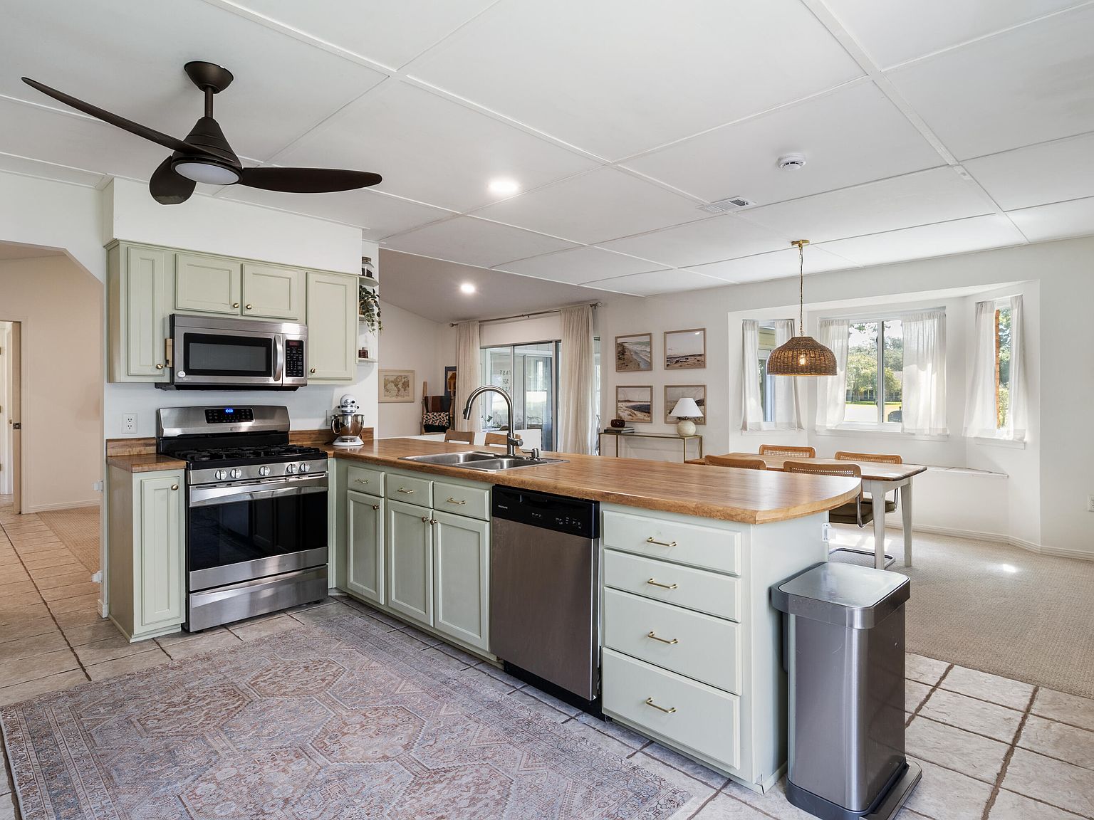 915 Shalimar Point Dr