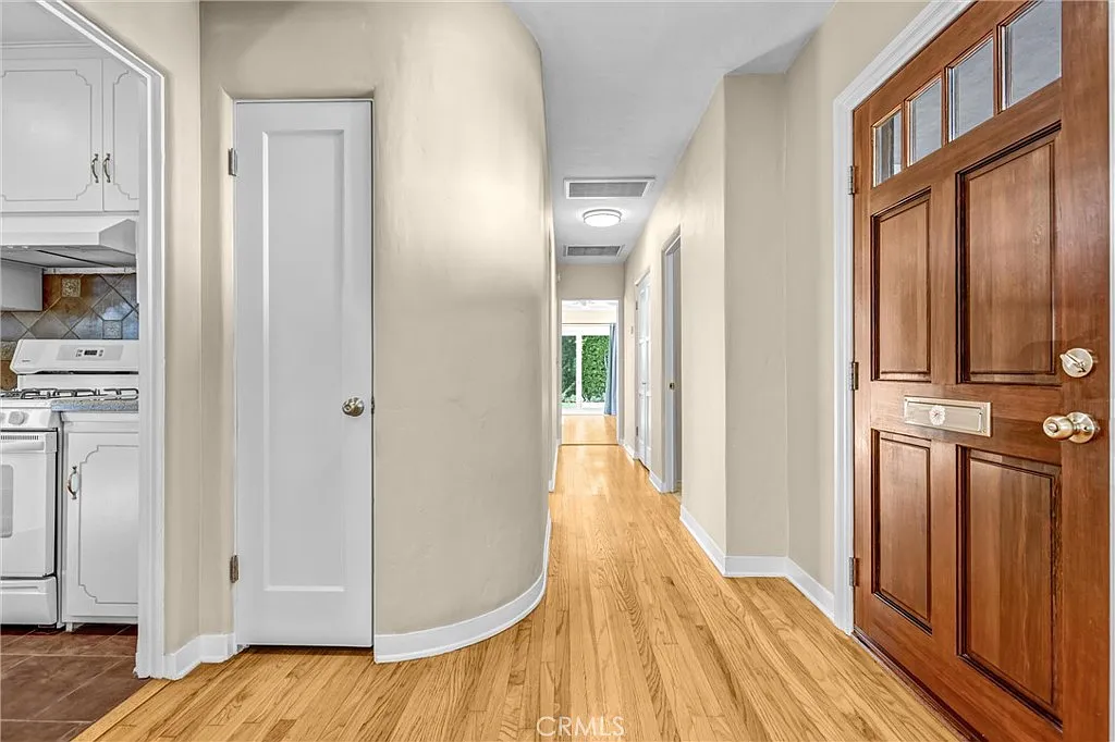 3 bed, 1562 sqft, $5,500 — Photo 4