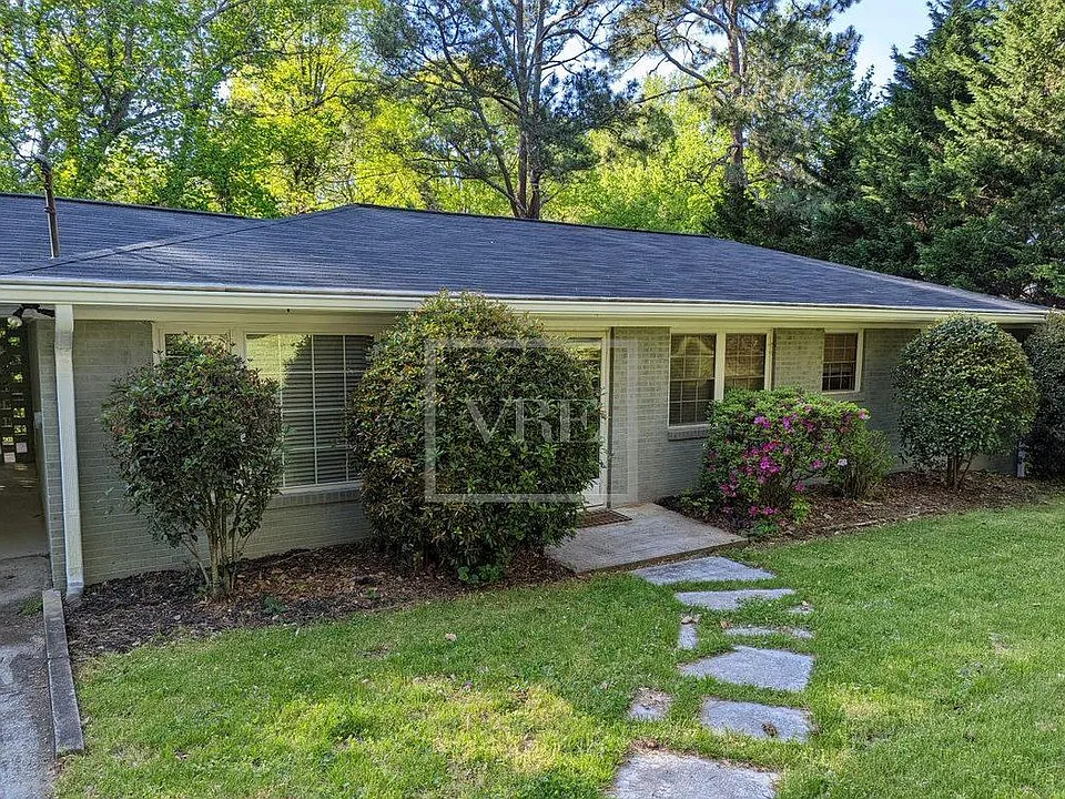 384 Charles Pl