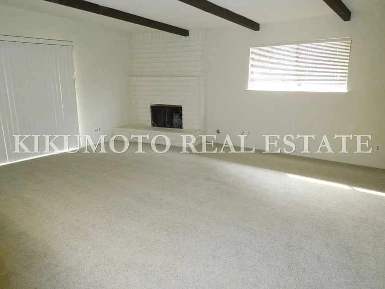 119 Parkshore Cir — Photo 2