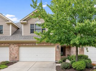 904 King Henry Ln, St Charles, IL