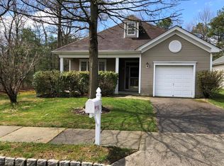 11 Autumn Rise Ln, Lakewood, NJ 08701