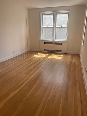 Rented by First Urban Management | media 12