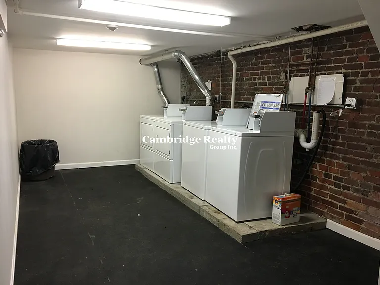 17 Ashland St #1T — Photo 10