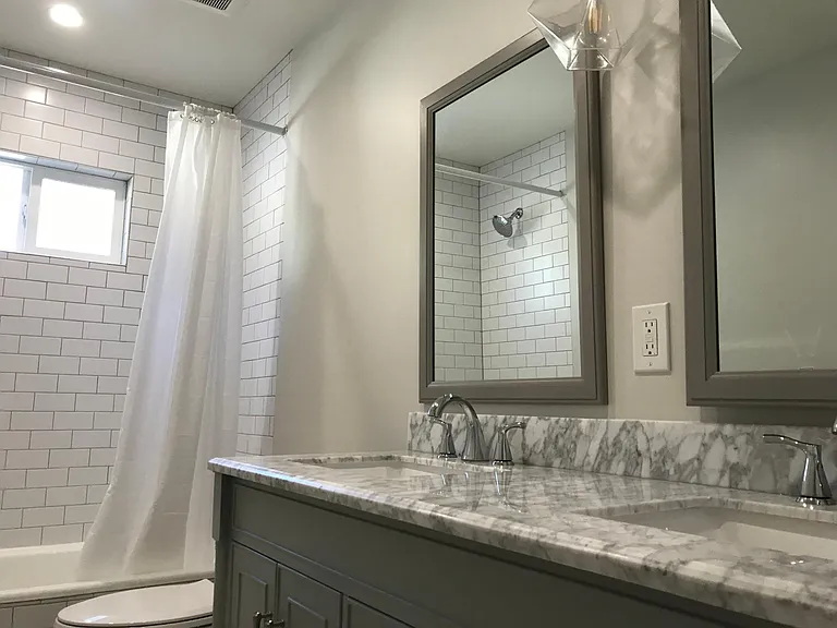 377 Huntley Dr — Photo 12
