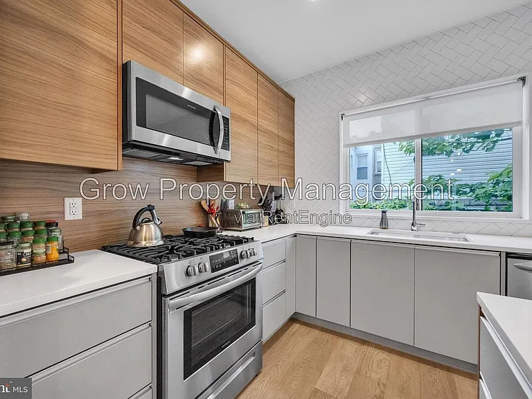 1752 N Bailey St — Photo 11