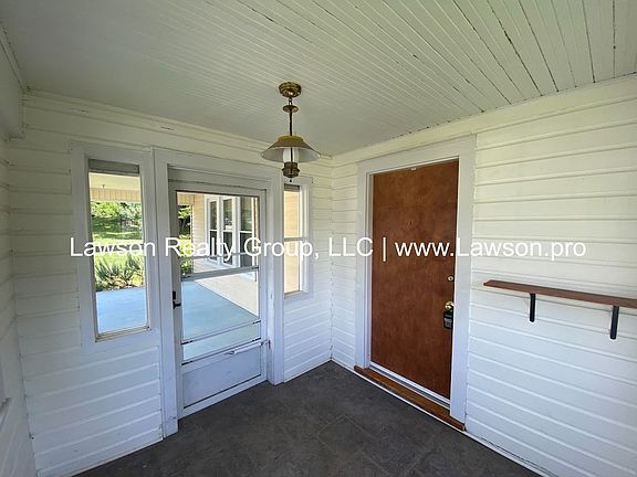 5th image of 804 Elizabeth Ave