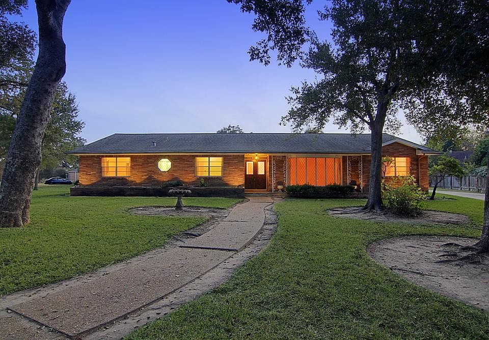 1st image of 8042 Glenforest Ct