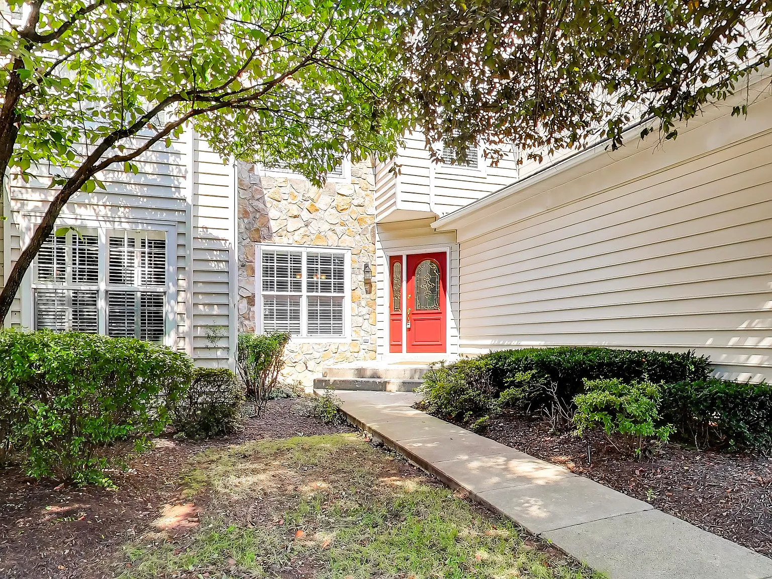3 bed, 3553 sqft, $4,000 — Photo 4
