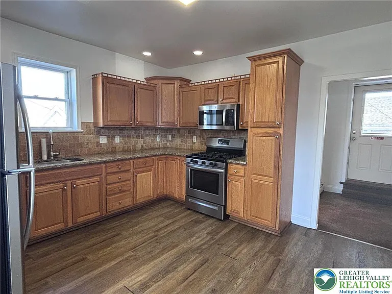 69 E Goepp St — Photo 3