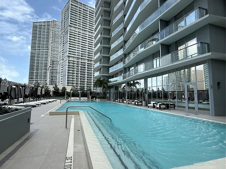 77 SE 5th St #1602 — Photo 39
