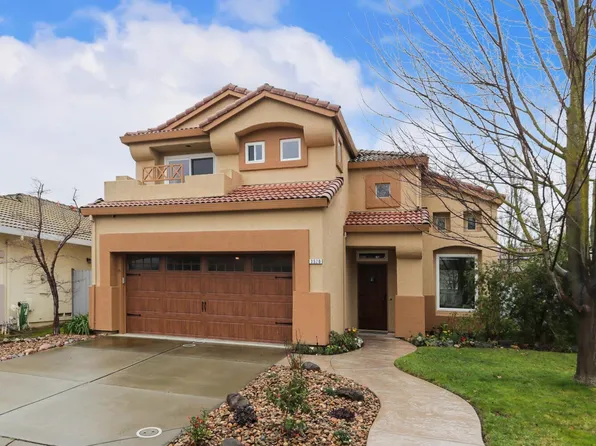 3520 E Island Ct, Elk Grove, CA 95758