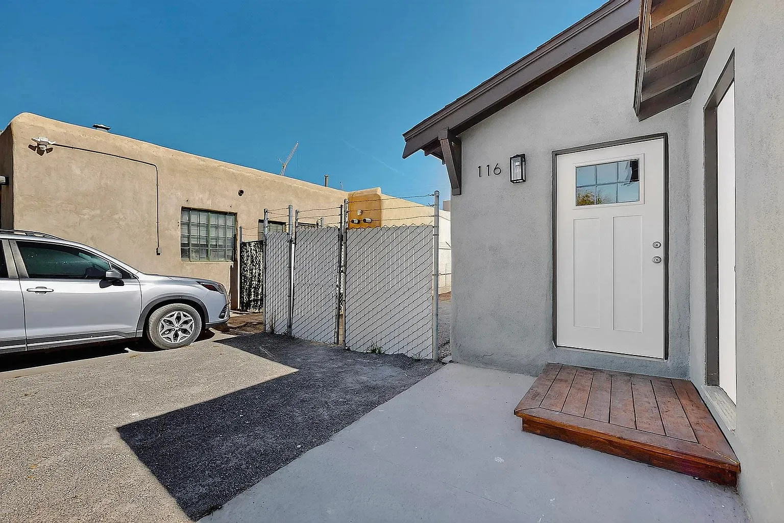 2 bed, 650 sqft, $2,000 — Photo 1