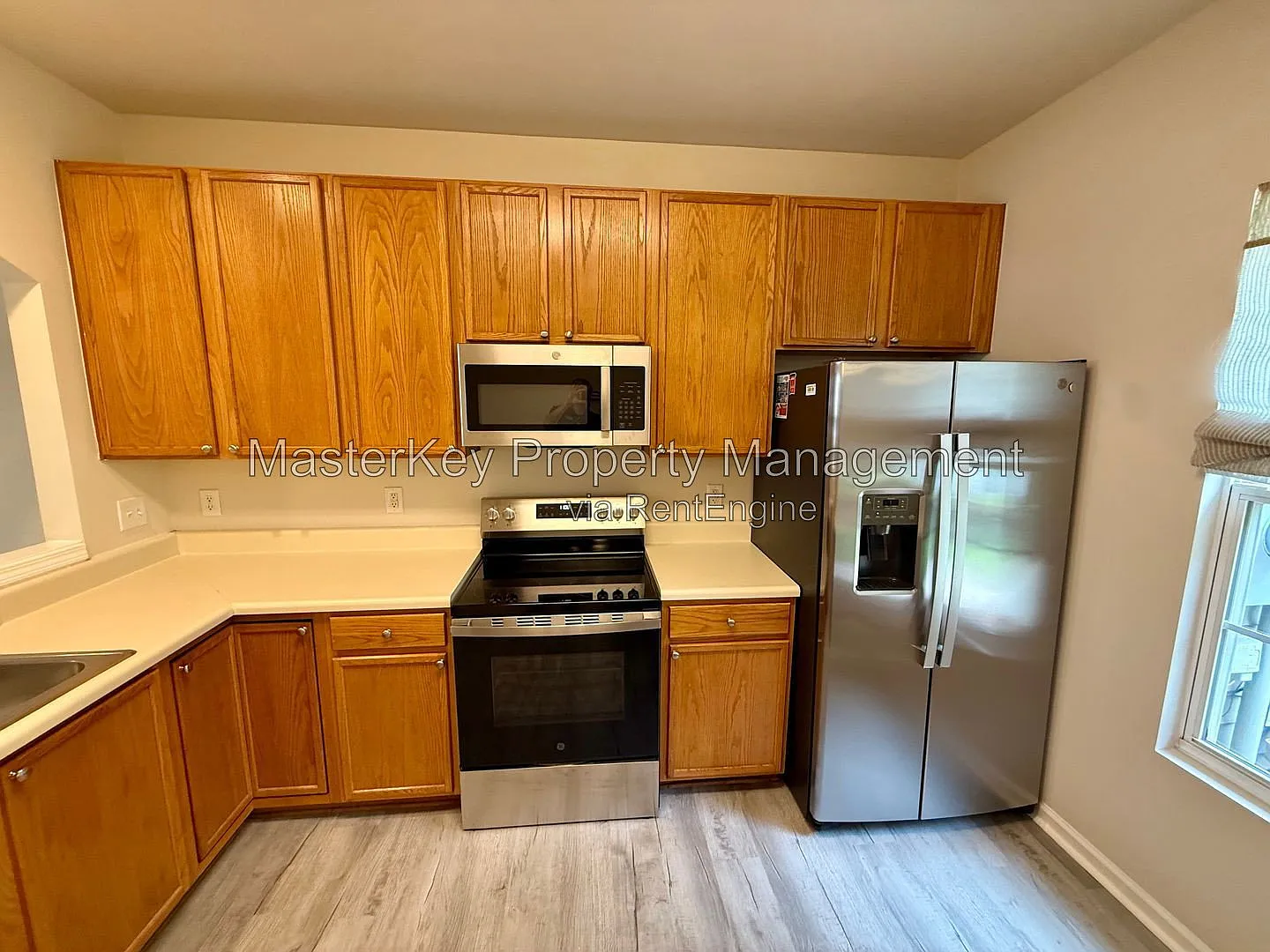 3 bed, 2.5 bath, 1550 sqft, $1,995 — Photo 4