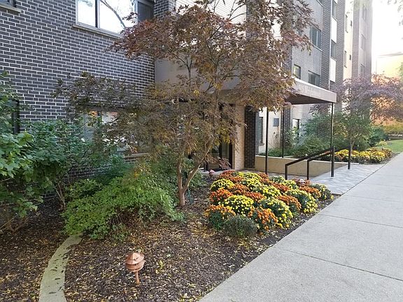 2nd image of 515 W Wrightwood Ave APT 507