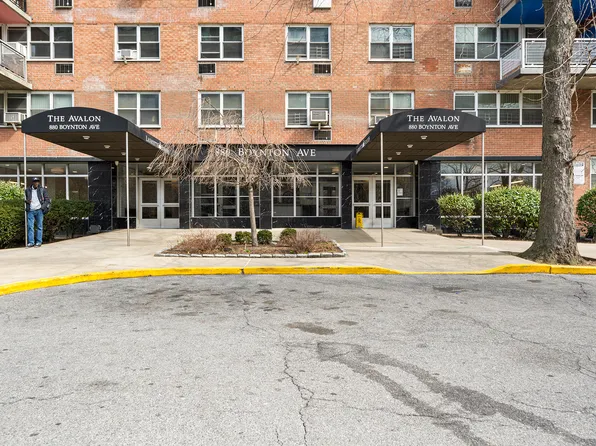 880 Boynton Avenue image 10 of 14